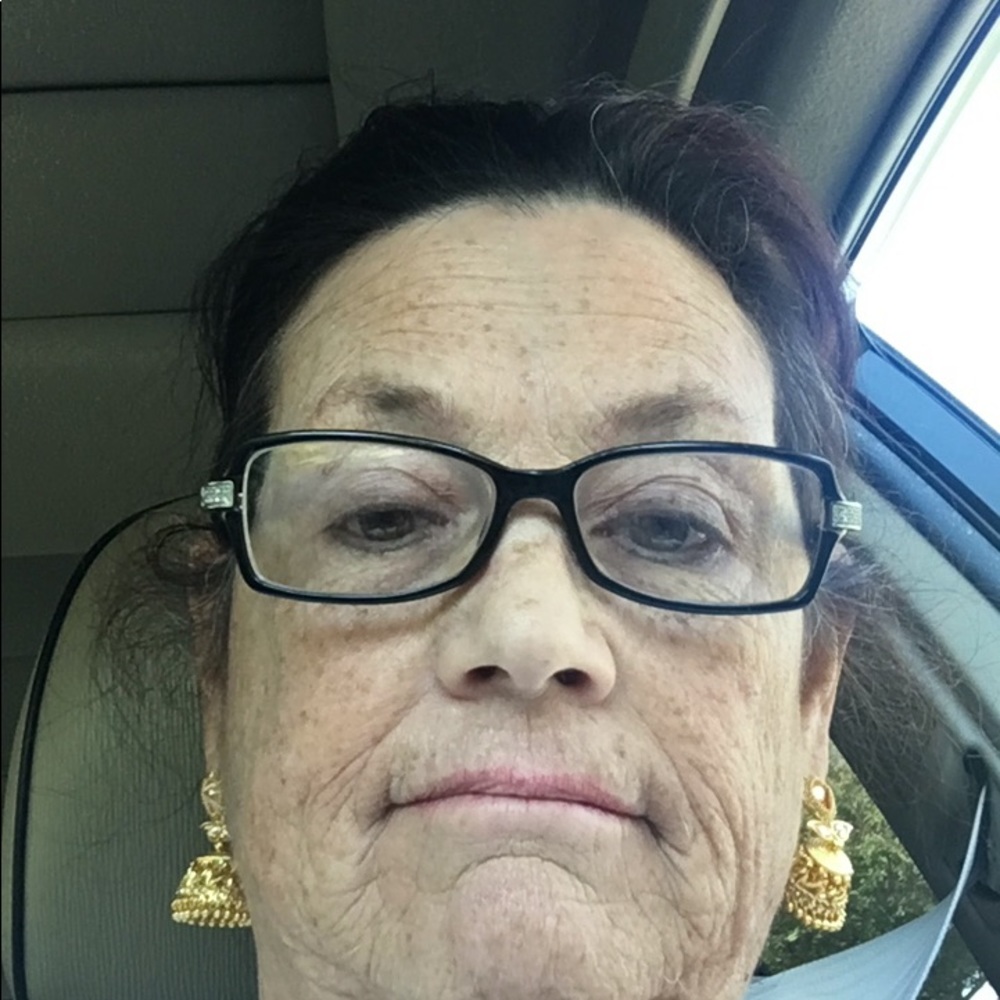 Meet your Posher, Myra